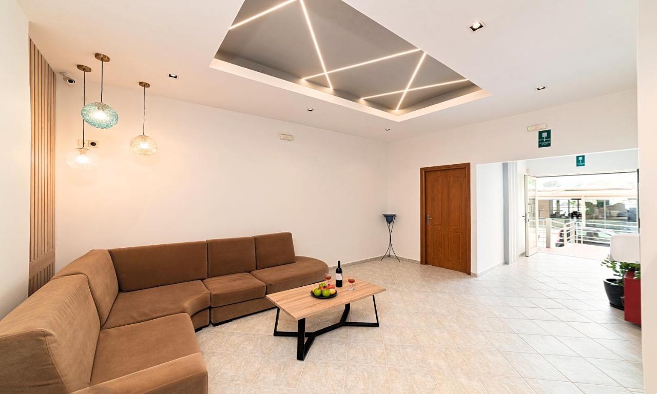 Sunlight Beach Hotel Georgioupoli Buitenkant foto
